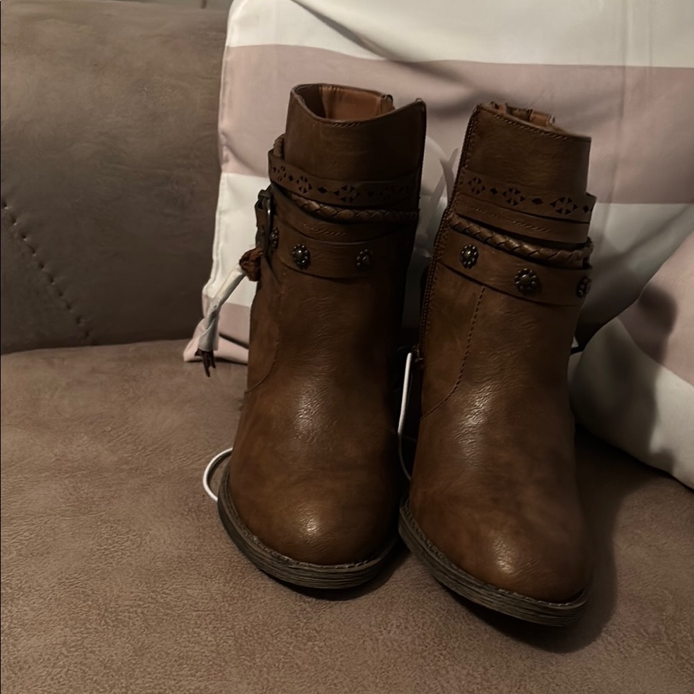 Brand New! Jellypop Brown Ankle Booties Distressed Leather